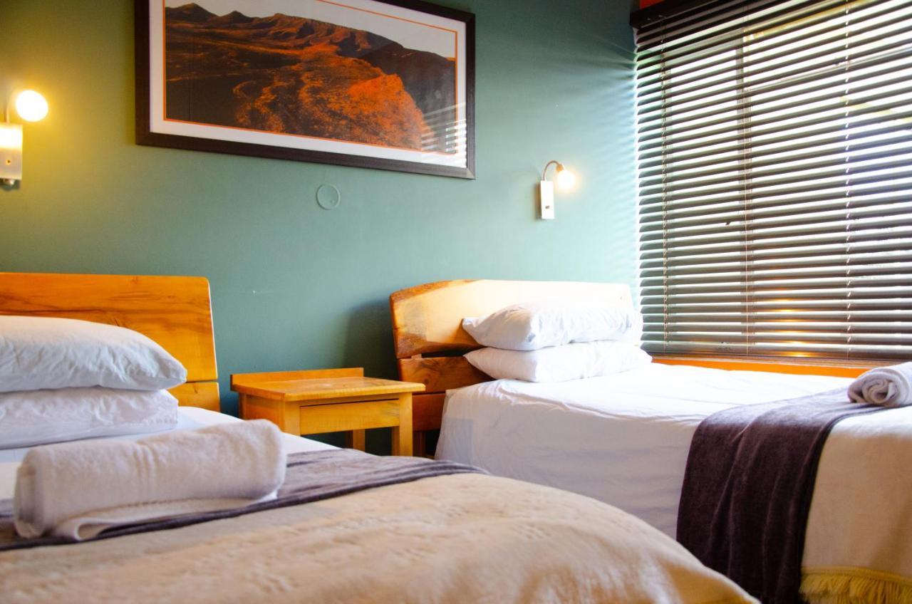 Desert Dew Guest House Hutchinson Eksteriør bilde